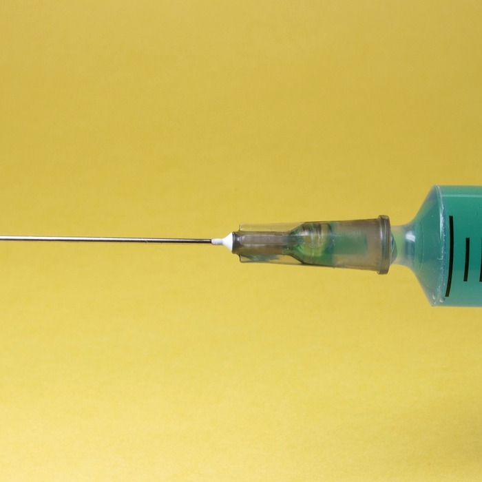 Tiêm vaccine cúm