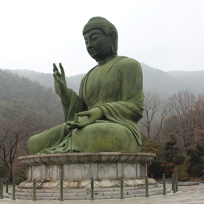 Tượng Phật đồng Cheonan