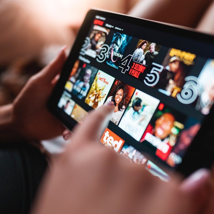 Phim hành động Netflix